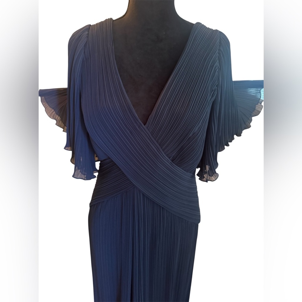 Tadashi Shoji Elegant Pleated Midnight Blue Formal Gown Plus Size 16 EUC - Picture 4 of 6